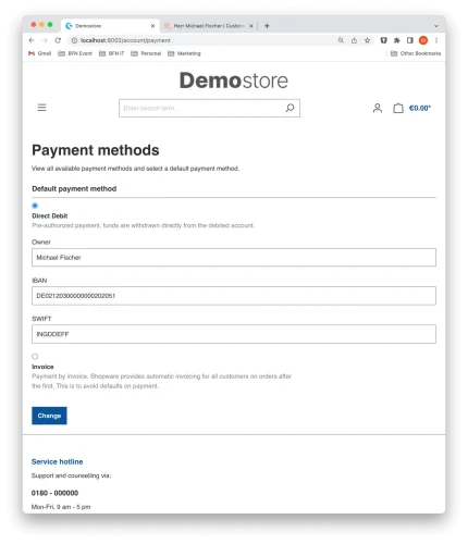 Auf einer Webseite mit dem Titel Zahlungsarten von Demostore können Kunden zwischen SEPA-Lastschrift und Rechnung wählen, mit Feldern für Kontoinhaber, IBAN und SWIFT. Die von Shopware betriebene Seite zeigt am unteren Rand eine Service-Hotline an.
